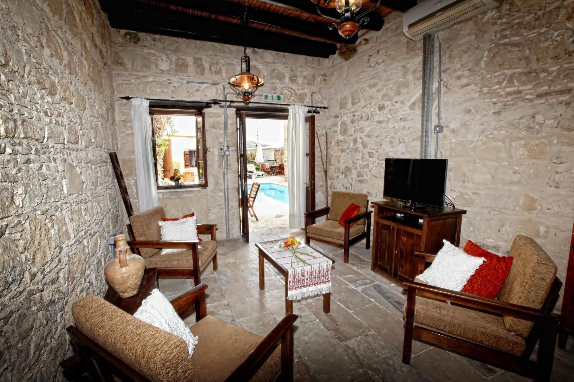 Leonidas Village Houses Goudhi Exterior foto